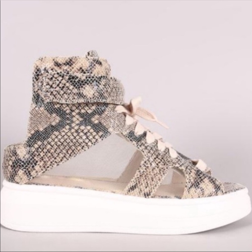 Women shoes LAST PAIR SZ 9